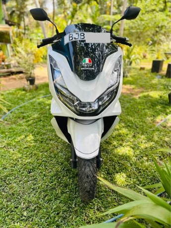 honda-pcx-2022-japan-big-0