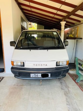 toyota-townace-cr27-big-0