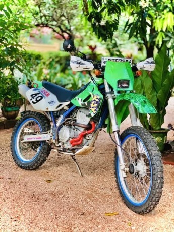 kawasaki-klx250cc-big-0