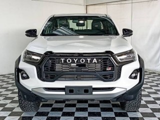 2025-hilux-gr-sports