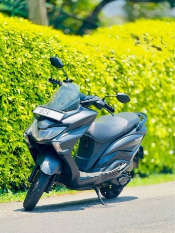 suzuki-burgman-street-125cc-big-0