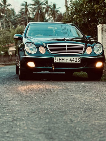 mercedes-benz-e200-kompressor-big-0