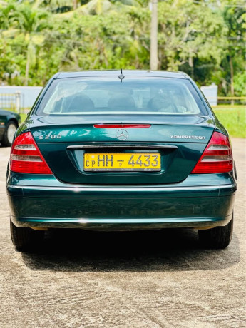 mercedes-benz-e200-kompressor-big-3