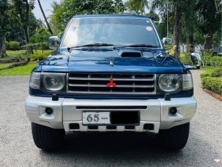 mitsubishi-montero