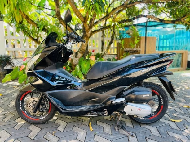 honda-pcx-125-big-2