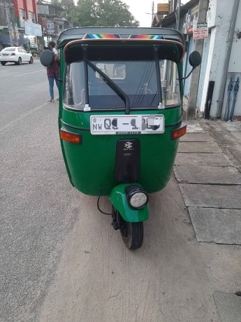 bajaj-three-wheel-big-0