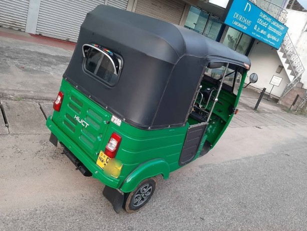 bajaj-three-wheel-big-5