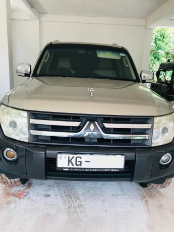 mitsubishi-montero-big-0