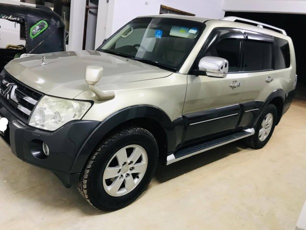 mitsubishi-montero-big-2