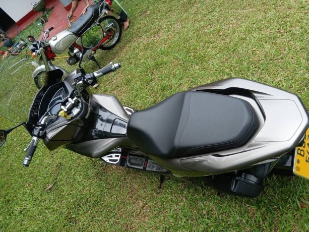 honda-pcx-150-big-1