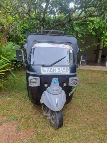 bajaj-piaggio-big-9