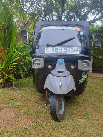 bajaj-piaggio-big-0