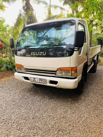 isuzu-lorry-big-4