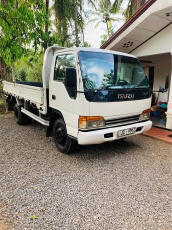 isuzu-lorry-big-6