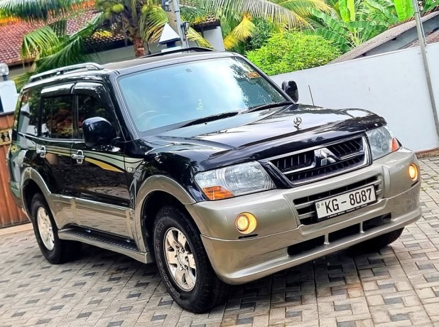 mitsubishi-montero-v76-big-0