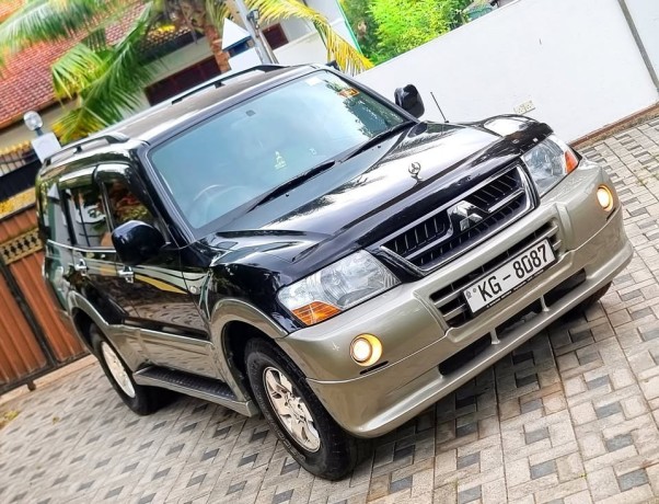 mitsubishi-montero-v76-big-3