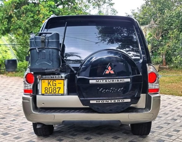 mitsubishi-montero-v76-big-5