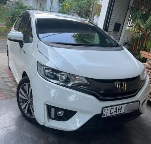 honda-fit-gp5-big-0