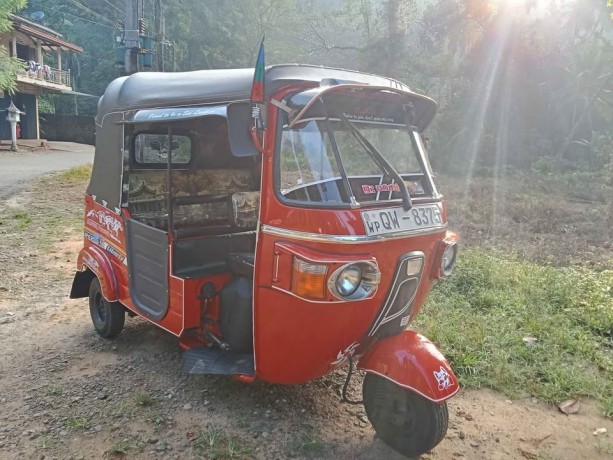 bajaj-re-big-5