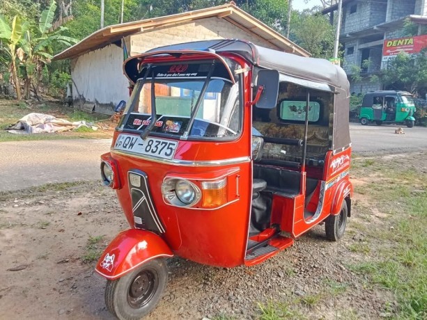 bajaj-re-big-6