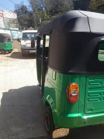 bajaj-re-big-1