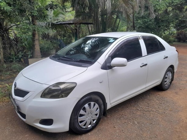 toyota-belta-2007-big-1