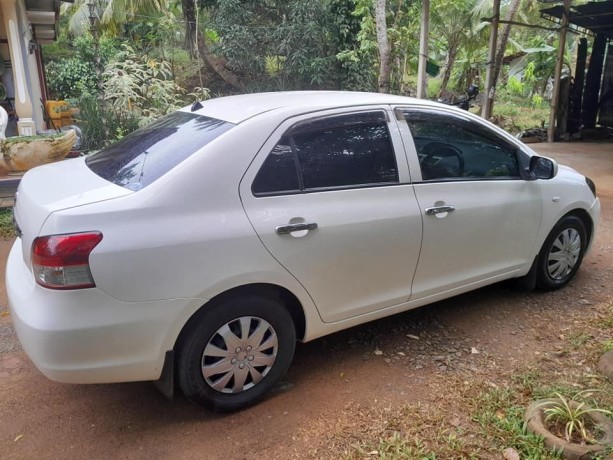 toyota-belta-2007-big-3