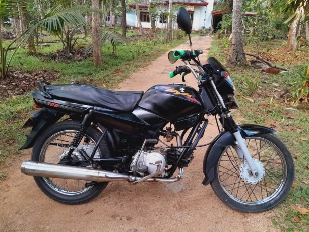 bajaj-ct-100-big-4