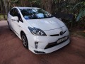 toyota-prius-small-8