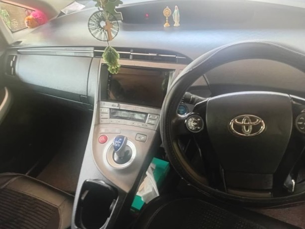 toyota-prius-big-2