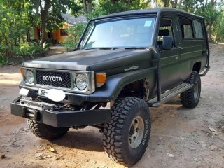 toyota-land-cruiser