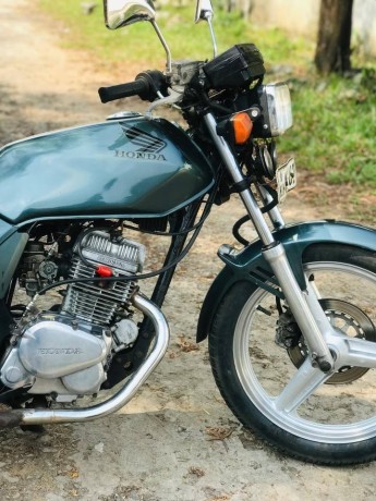 honda-cb125-big-0