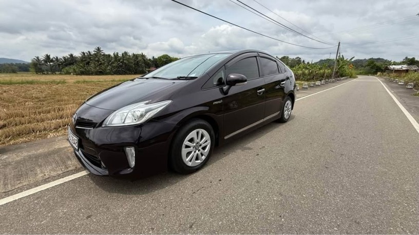 toyota-prius-big-1