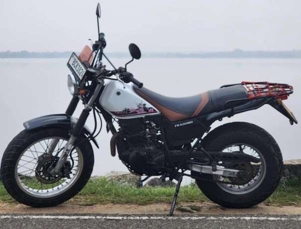 yamaha-tw-225-2015-big-2