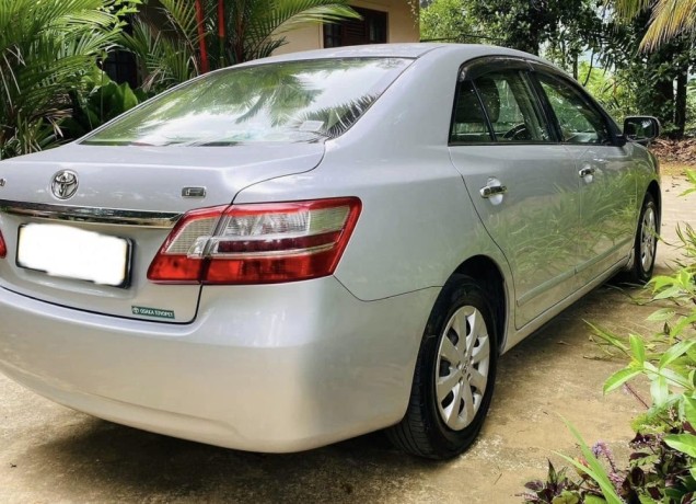 toyota-premio-2011-big-3