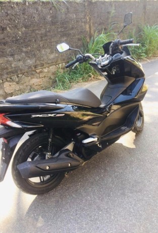 honda-pcx-2017-big-1