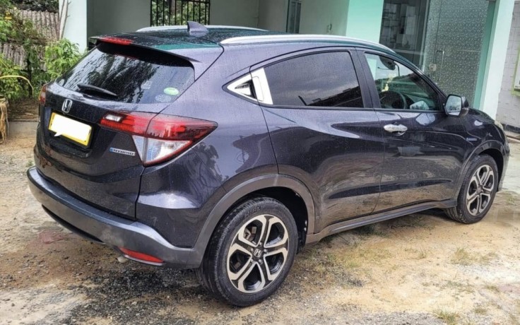 honda-vezel-x-grade-2014-big-3