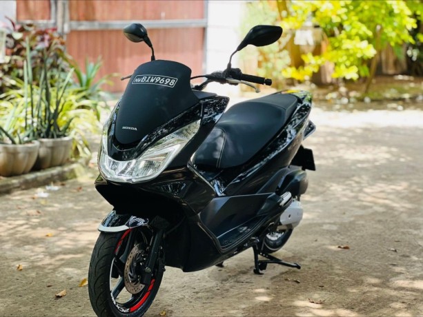 honda-pcx-125-2018-big-2