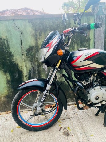 bajaj-ct100-2018-big-2