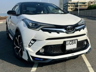 toyota-ch-r-ngx-50-2017