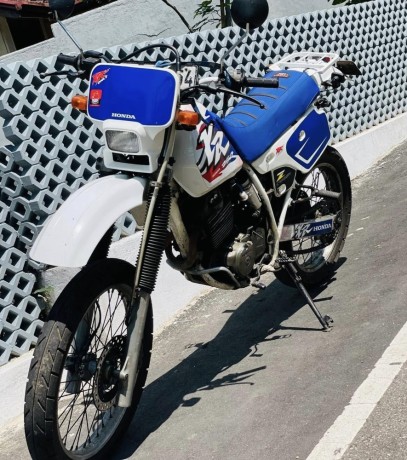 honda-xlr-250-big-0