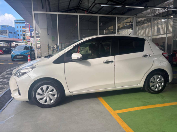 toyota-vitz-big-3