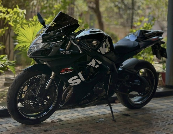 suzuki-gsxr-600-big-3