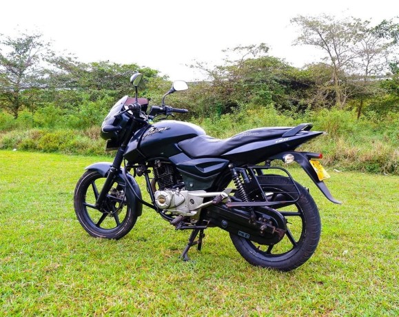 2012-bajaj-pulsar-150cc-big-4