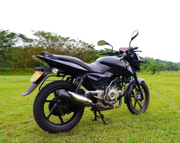 2012-bajaj-pulsar-150cc-big-3