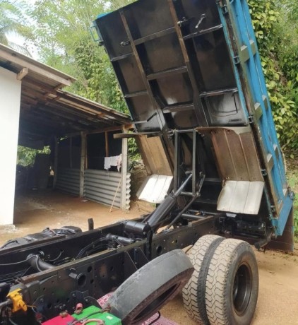 isuzu-tipper-2018-registered-big-1