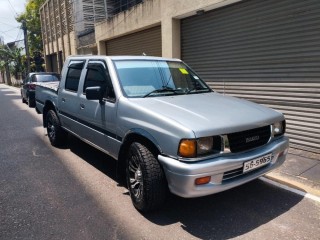 isuzu-double-cab