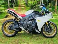 yamaha-r1-2014-small-3