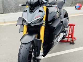 ducati-streetfighter-v4s-2023