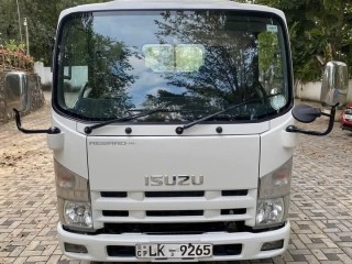 isuzu-elf-2013